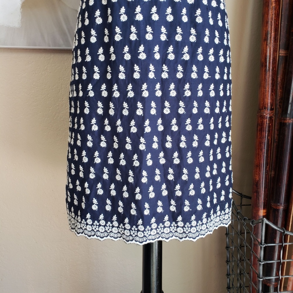 Ann Taylor ~ Navy Floral Eyelet Sheath Dre… - Picture 5 of 6
